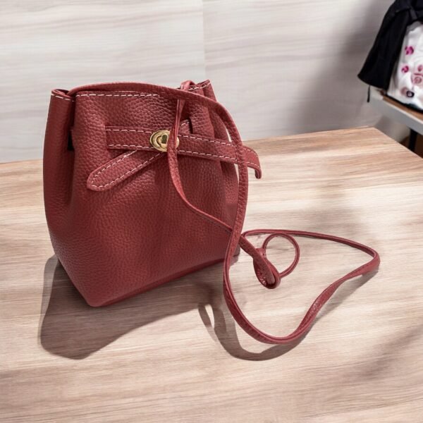Bolsa Pequeña y Ligera para Dama: Elegancia y Comodidad en Cada Paso - Image 4